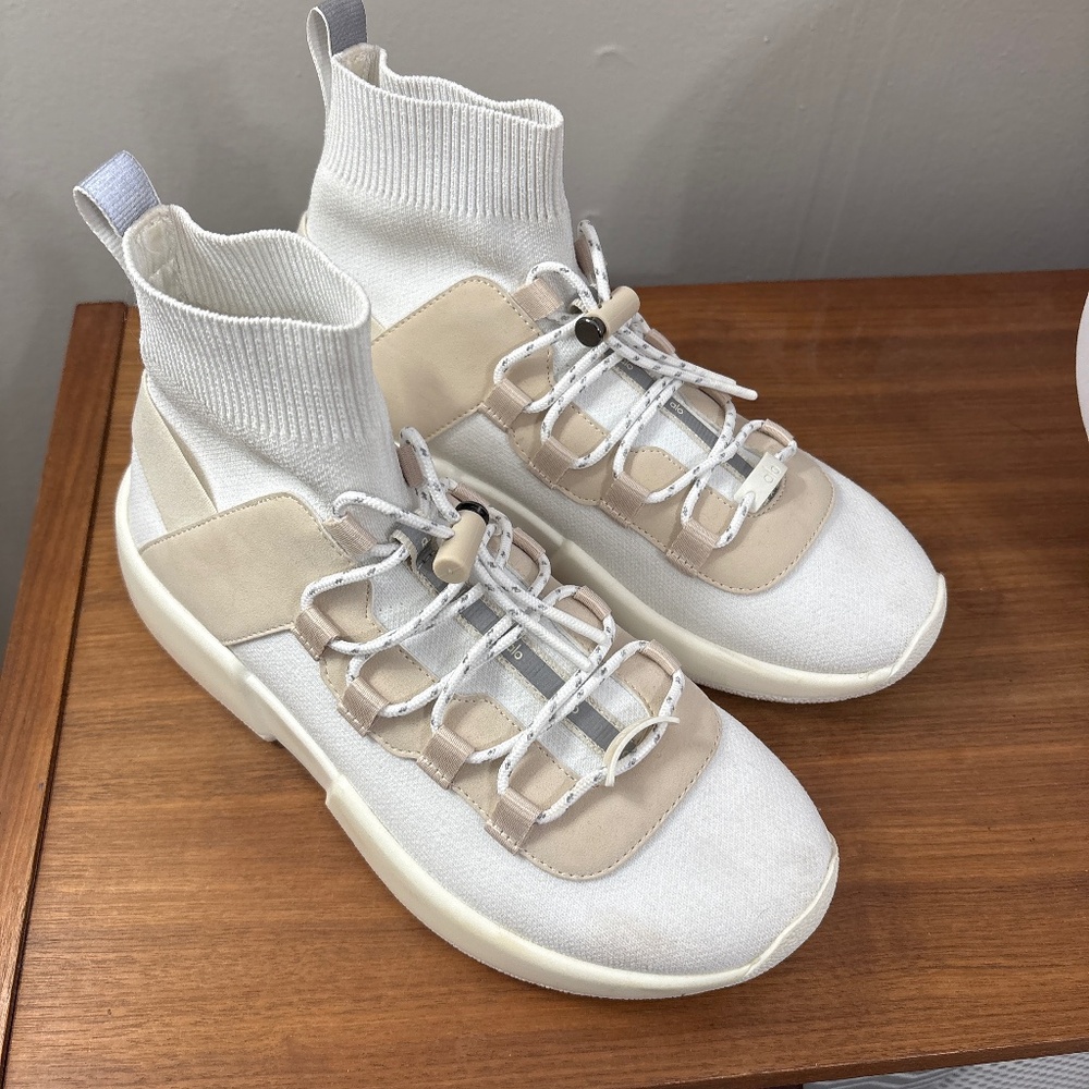 ALO Yoga Wanderer Sneaker Shoes in Bone size 5